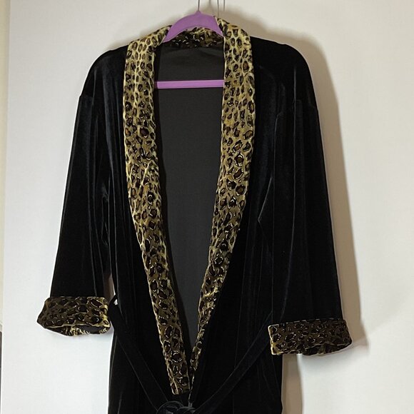 Shirley Leopard/Black Robe